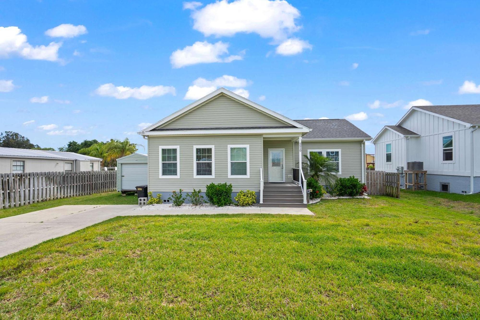 Canal Front Home! Walk To Beach, Porch, Fishing St. Augustine Exterior photo